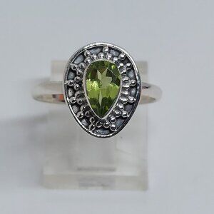Sterling silver peridot ring size‎ 7.75